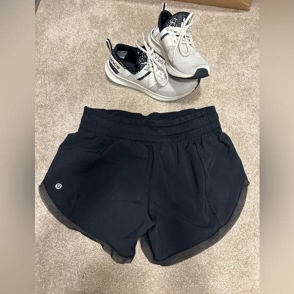 🖤 Black shorties with cute trim - Picture 1 of 2